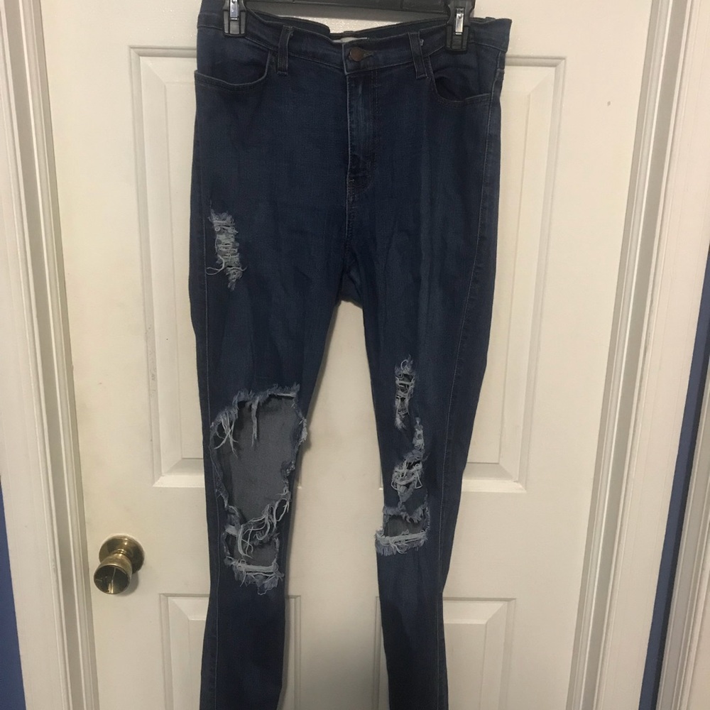 Ripped distressed skinny jeans